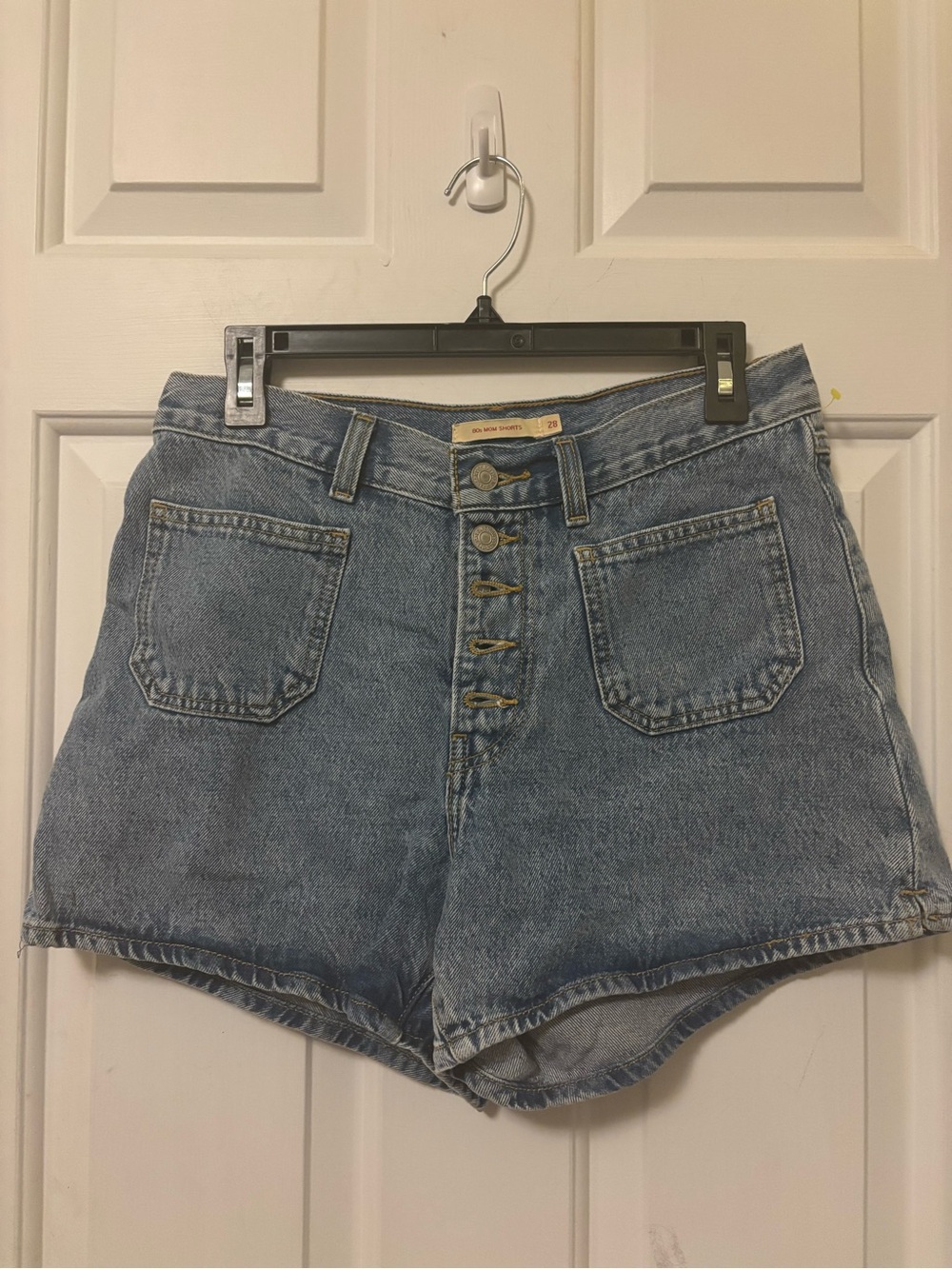 Levi's 80s Mom Shorts High-Rise Button-Fly Denim Shorts Light Blue Size  28